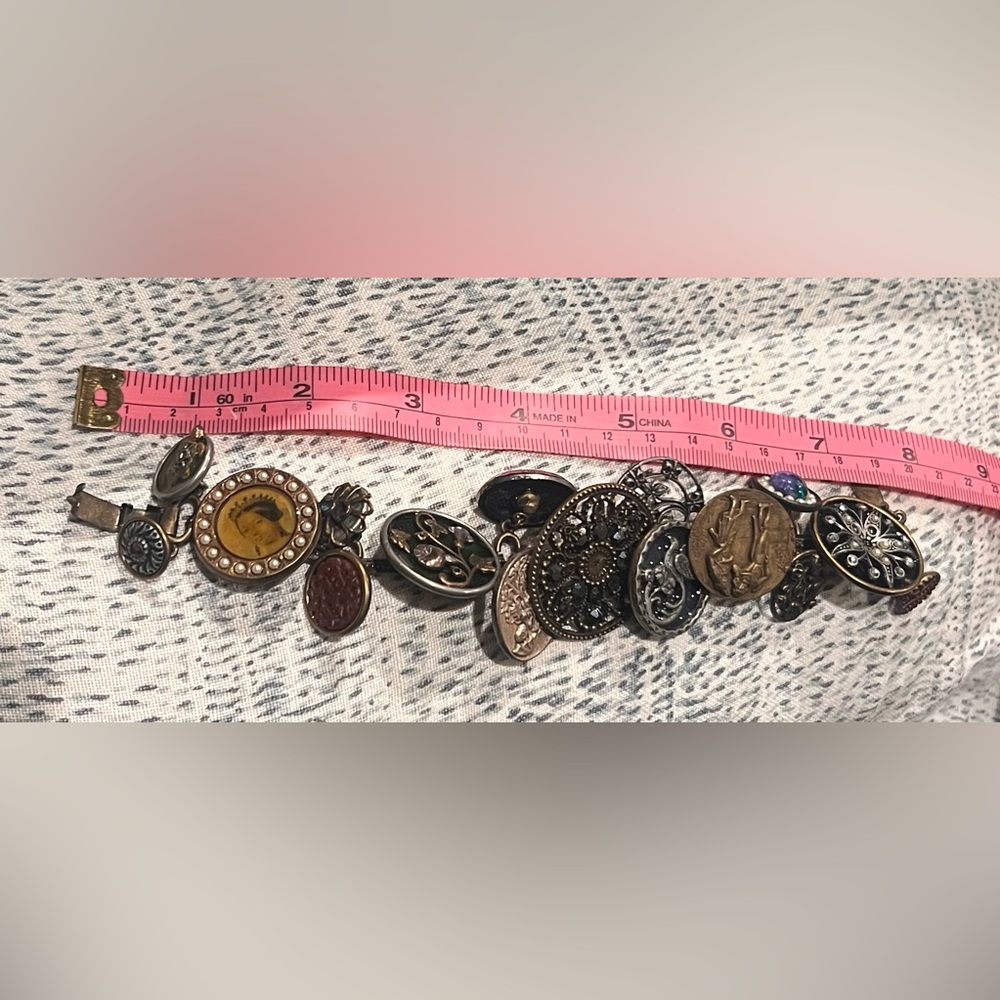 Elegant Multi-Color Vintage-Inspired Brooch Set